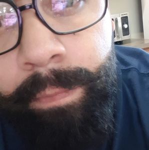 Meet your Posher, Carlos